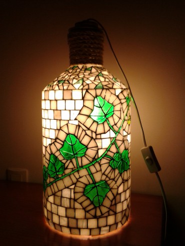 Bonbonne de verre transformée en lampe - Mosaïque en pâte de verre et verre américain