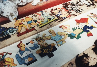 Peintures et patines sur figurines en - Fête foraine