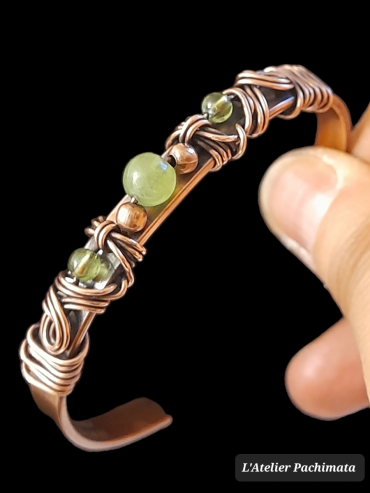 Bracelet rigide et péridot - Wire wrapping.png